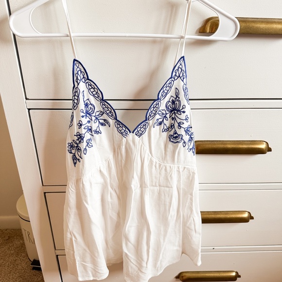 Live on a hanger embroidered flowy tank - Picture 1 of 3